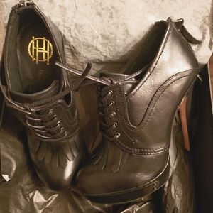 House of Harlow 1960 Nelly in Black Size 8.5 US